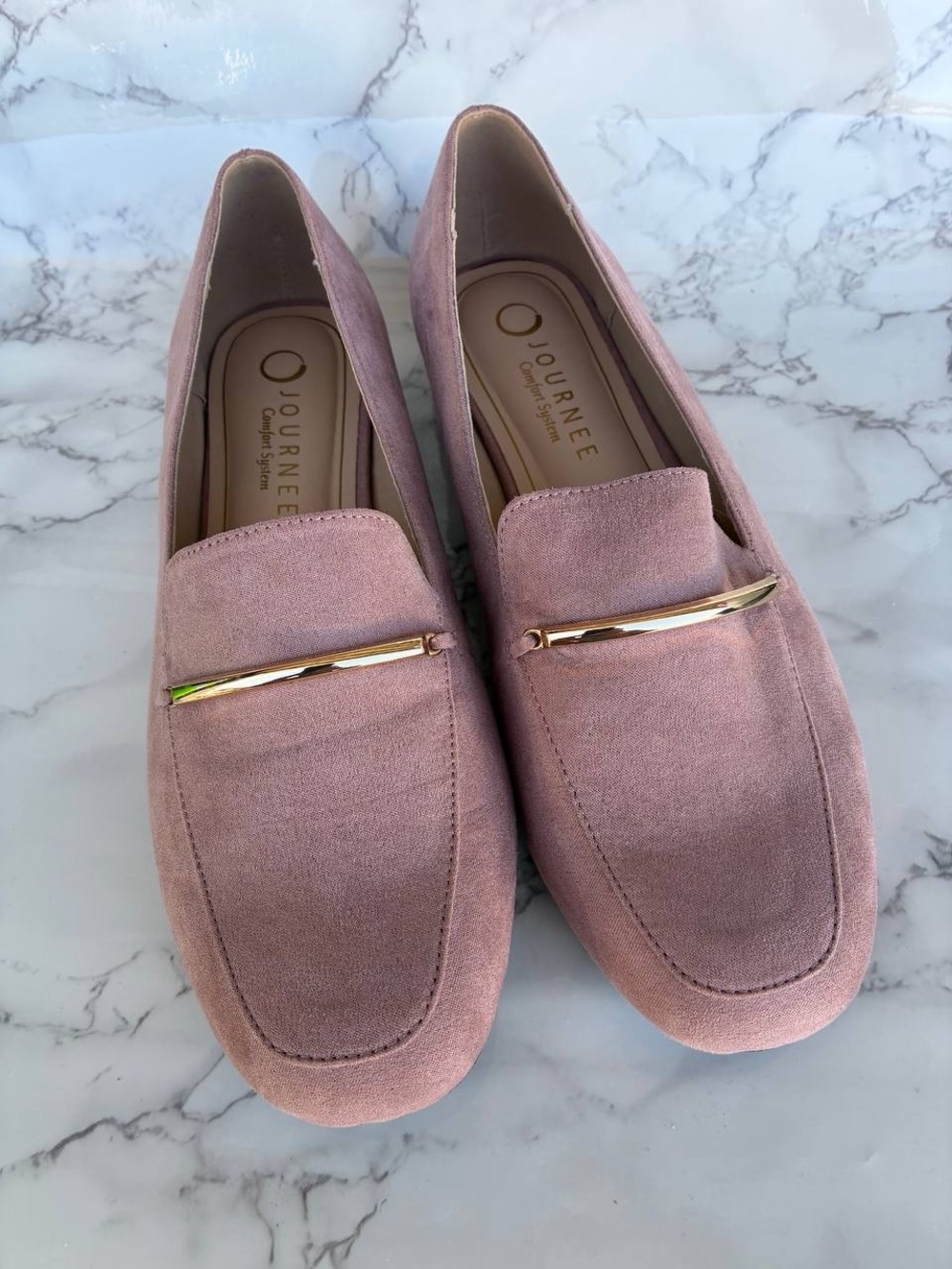 Women’s Journee Collection Wrenn Dusty Pink Loafers with Gold Bar US Size 8,5